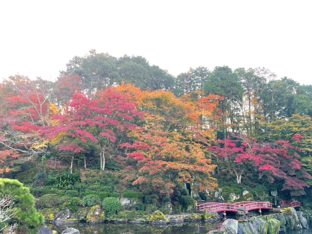 翠玉彫虫活連胡芦瓶